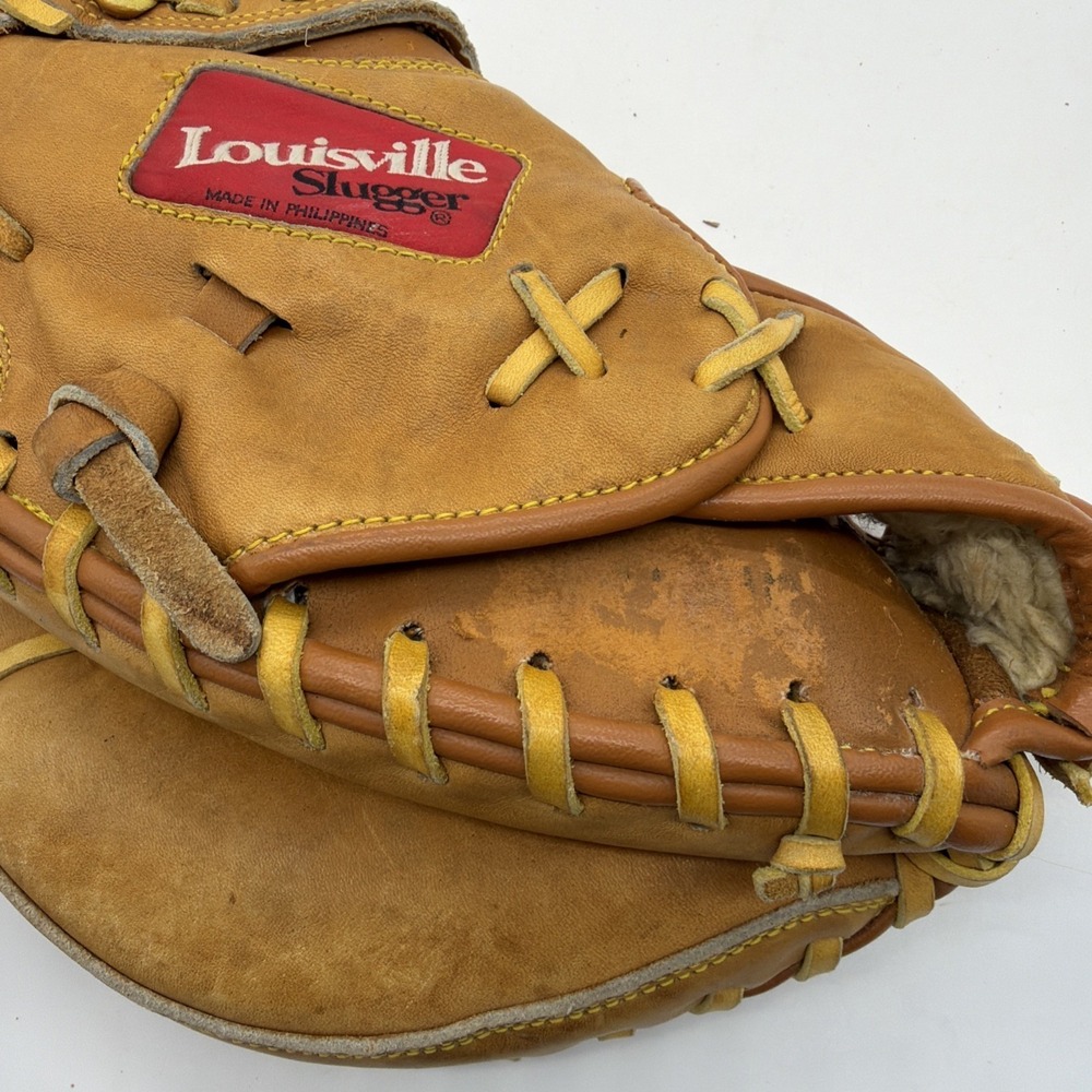 Vintage Louisville Slugger LPS210T  Catchers Mitt LHT Players Series Bruise-Gard